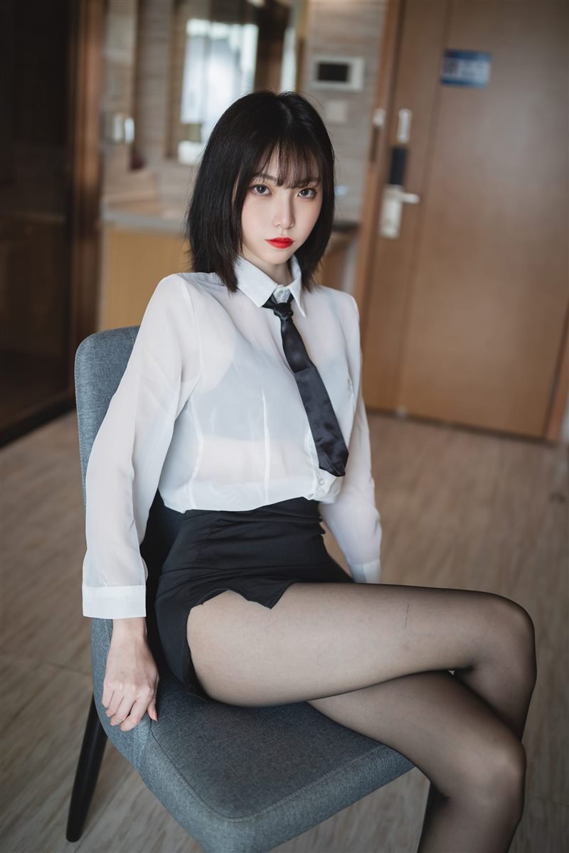 许岚 NO.002 – OL制服[41P／587MB] - 呦糖社C+-呦糖社C+